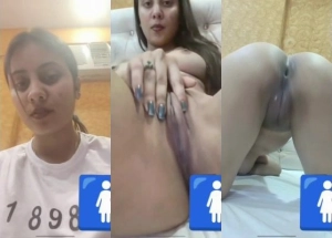 Horny Desi Girl Fingering